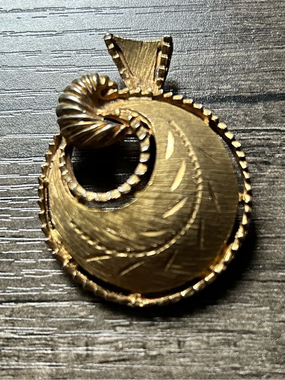 MCM VTG Gold-Tone Metal Swirl Etched unmarked Brooch.